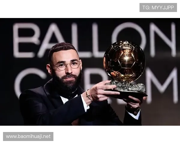 苏亚雷斯与本泽马：技术型中锋的两种进化路径解析